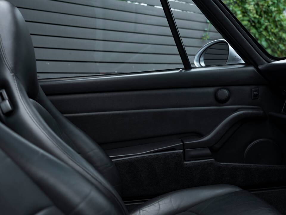 Bild 37/46 von Porsche 911 Targa (1996)
