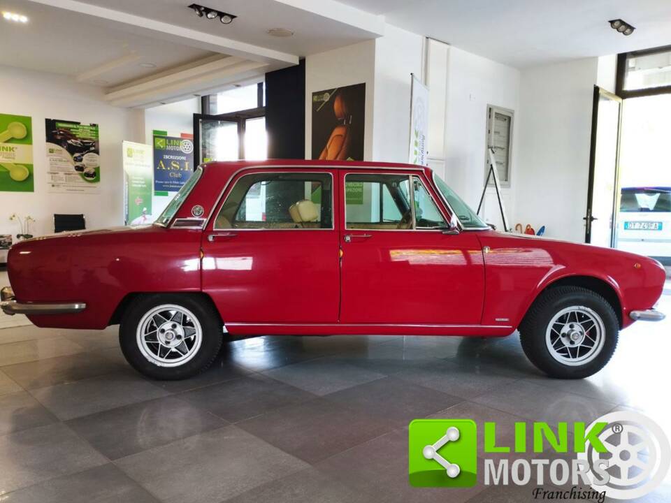 Imagen 4/10 de Alfa Romeo 2000 Berlina (1973)