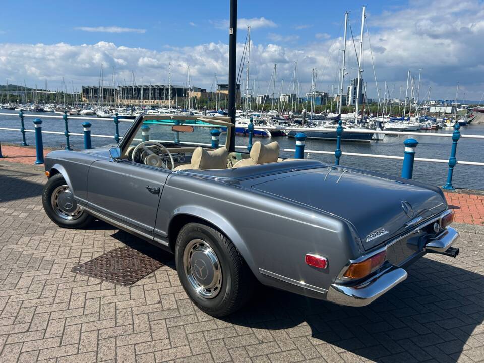 Immagine 7/39 di Mercedes-Benz 280 SL (1971)