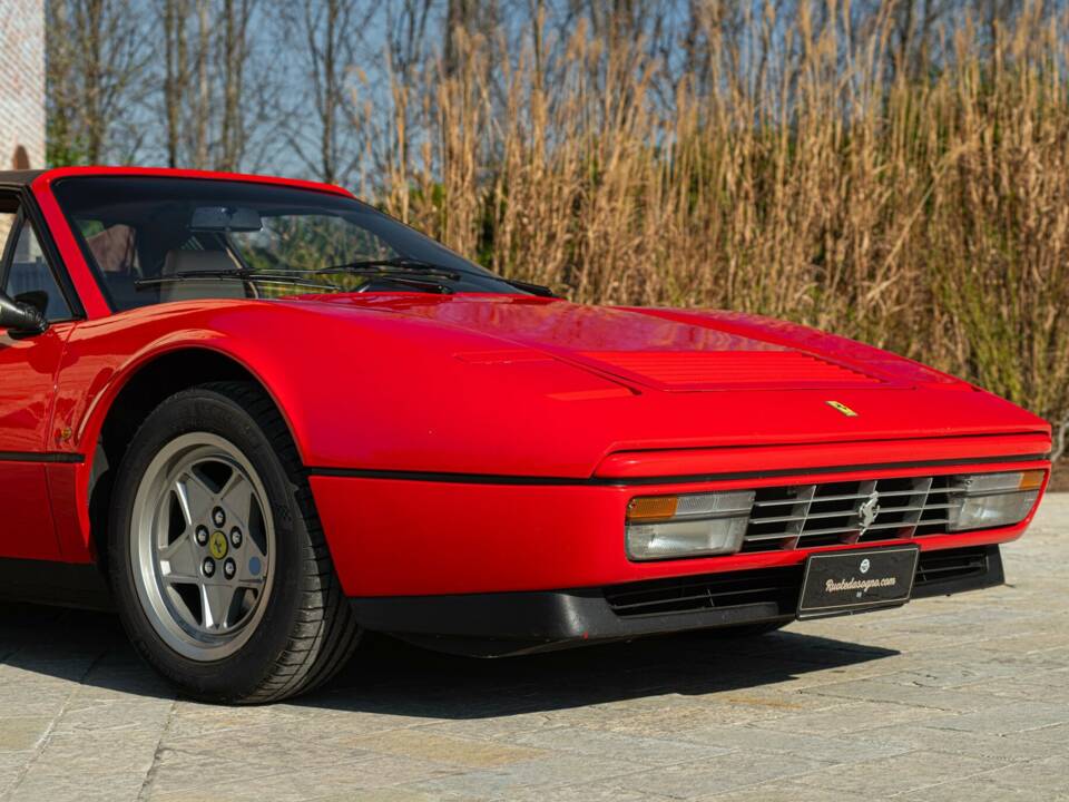 Afbeelding 19/50 van Ferrari 208 GTS Turbo (1986)