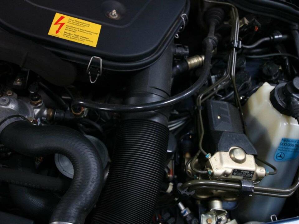Bild 26/30 von Mercedes-Benz 300 CE-24 (1993)