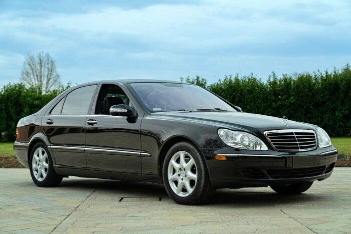 Imagen 3/7 de Mercedes-Benz S 500 4MATIC (2007)