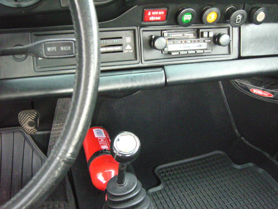 Image 9/17 of Porsche 912 E (1976)