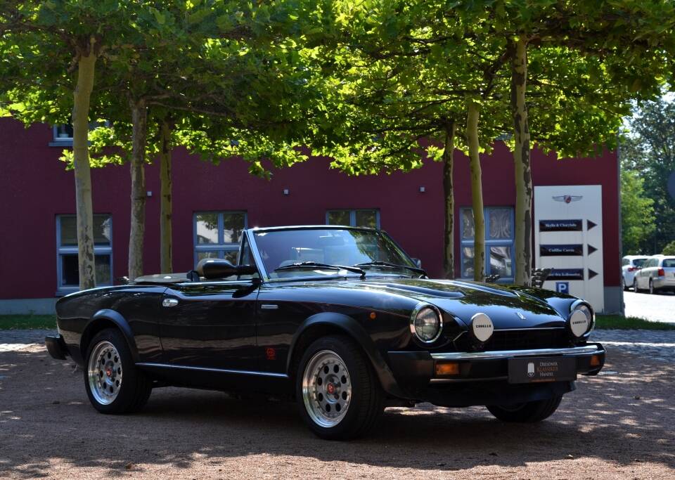 Imagen 9/26 de FIAT 124 Spider Volumex (1985)