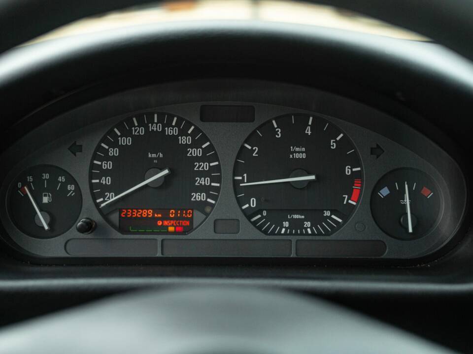 Image 40/50 of BMW 318 (1994)