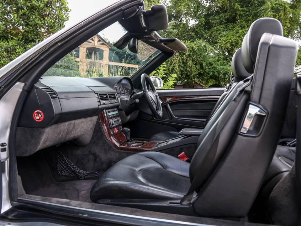 Bild 21/31 von Mercedes-Benz SL 280 (2000)