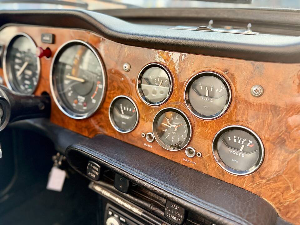 Image 21/24 de Triumph TR 6 (1973)