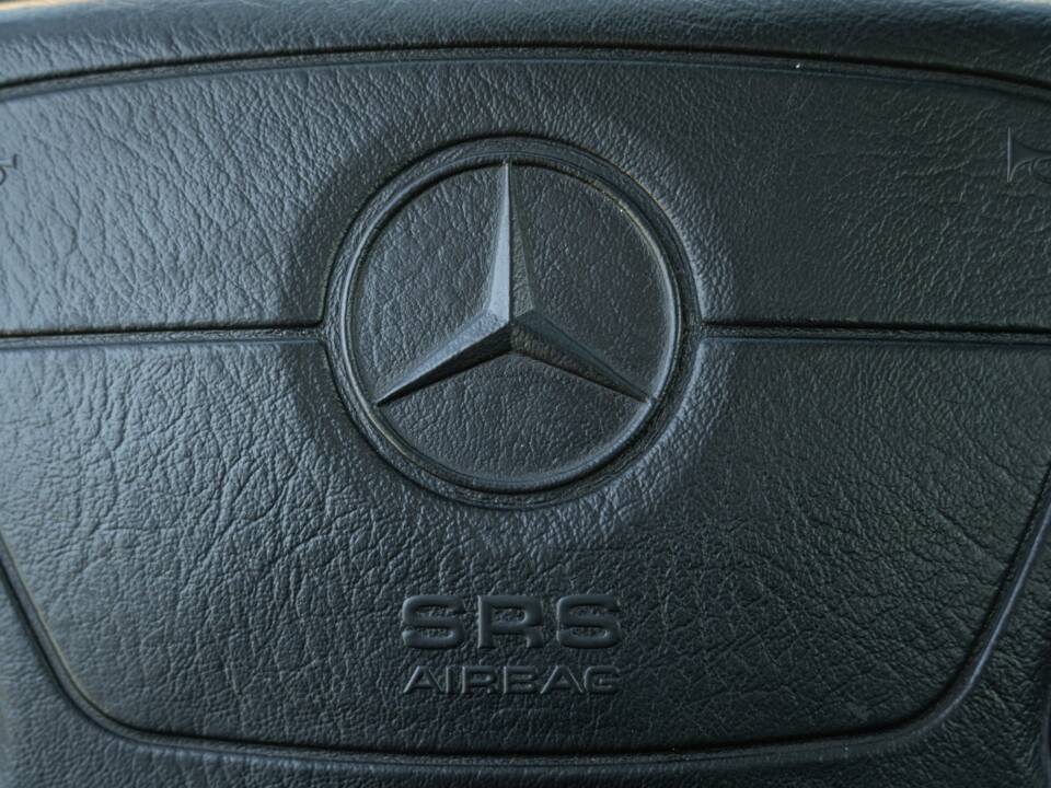 Image 34/50 of Mercedes-Benz 200 TE (1993)