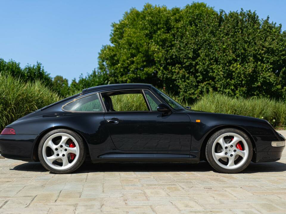Immagine 5/50 di Porsche 911 Carrera 4S (1996)