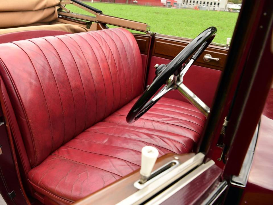 Image 29/50 of Rolls-Royce 20 HP Doctors Coupe Convertible (1927)