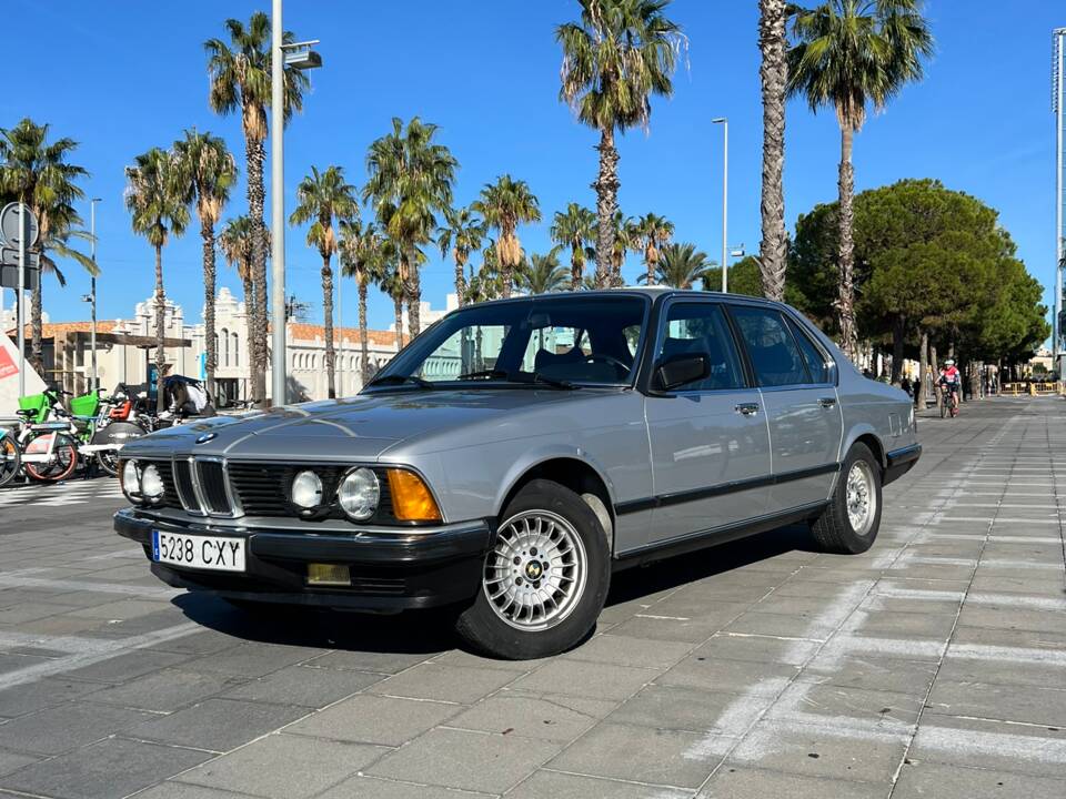 Image 8/36 of BMW 745i (1985)