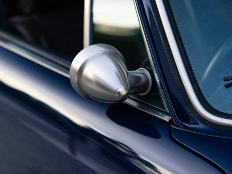 Image 10/32 of Porsche 911 Singer (2023)