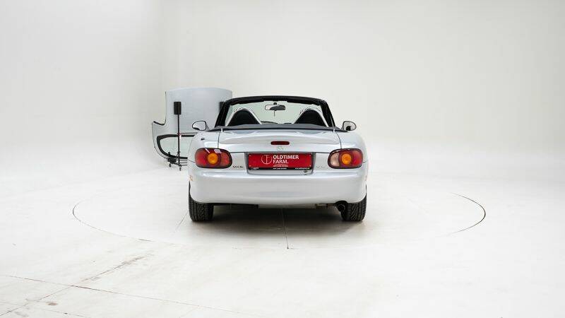 Immagine 7/15 di Mazda MX-5 1.8 (2000)