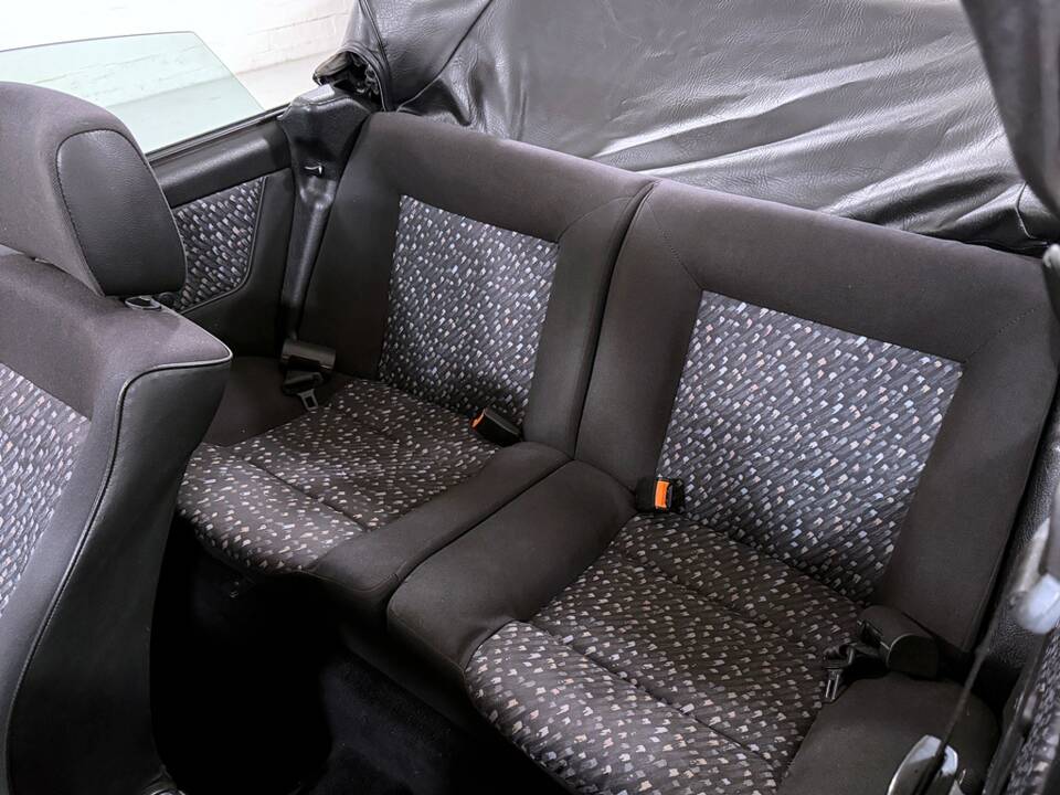 Image 16/22 of Volkswagen Golf Mk I Convertible 1.8 (1993)