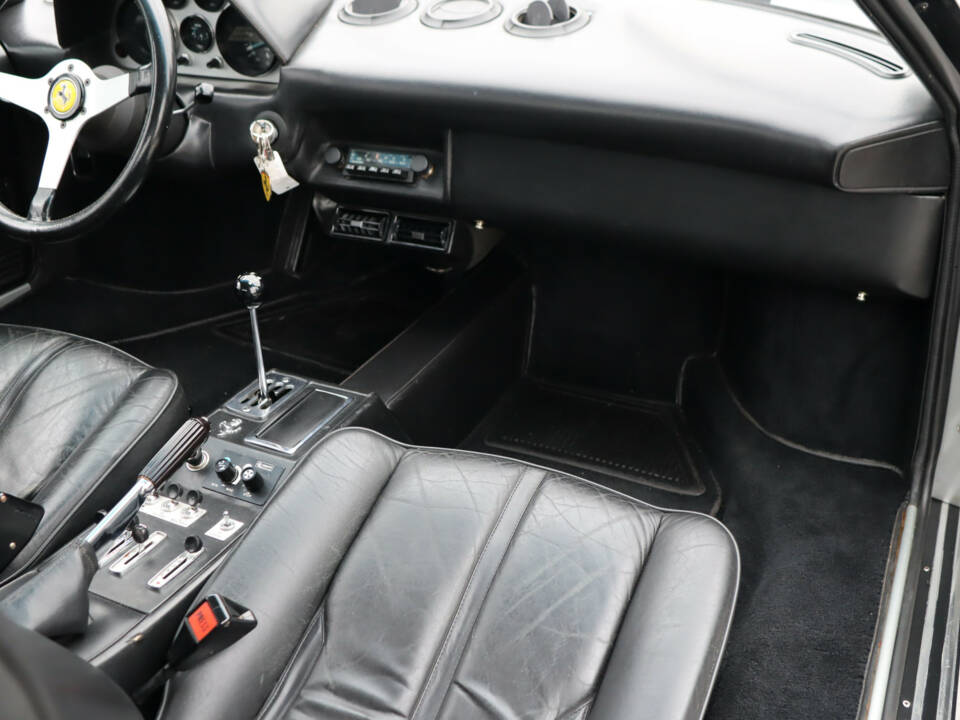 Image 37/50 of Ferrari 308 GTB (1977)