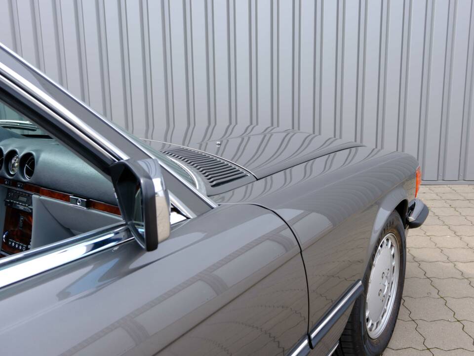 Image 91/97 de Mercedes-Benz 560 SL (1987)