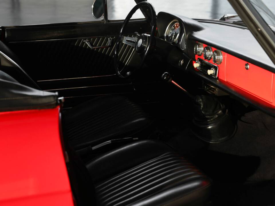 Immagine 23/47 di Alfa Romeo 1300 Spider Junior (1969)
