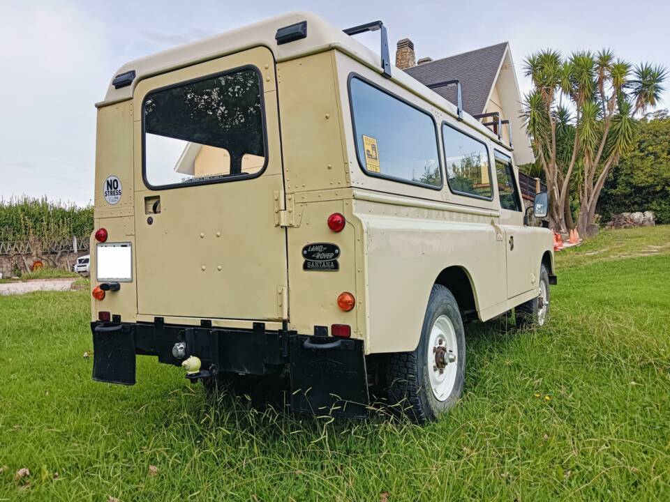 Image 4/23 of Land Rover 110 (1990)