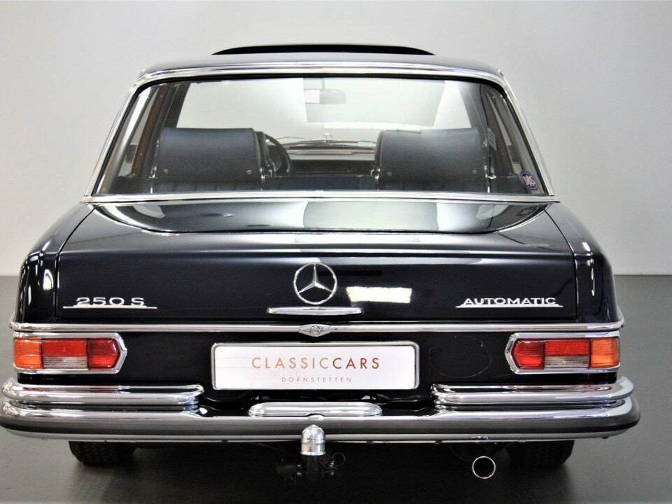 Image 6/15 of Mercedes-Benz 250 S (1967)