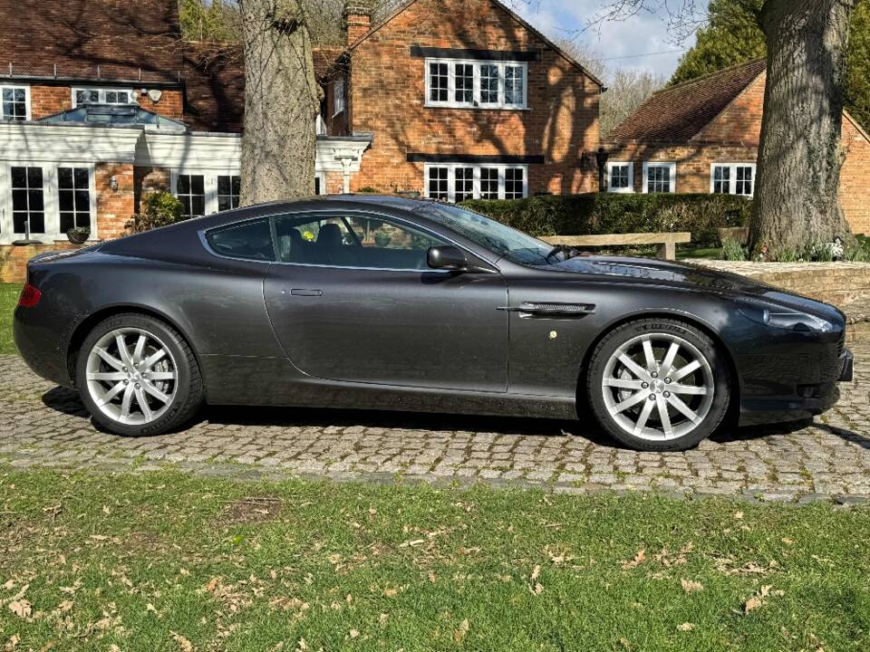 Image 6/33 of Aston Martin DB 9 (2005)