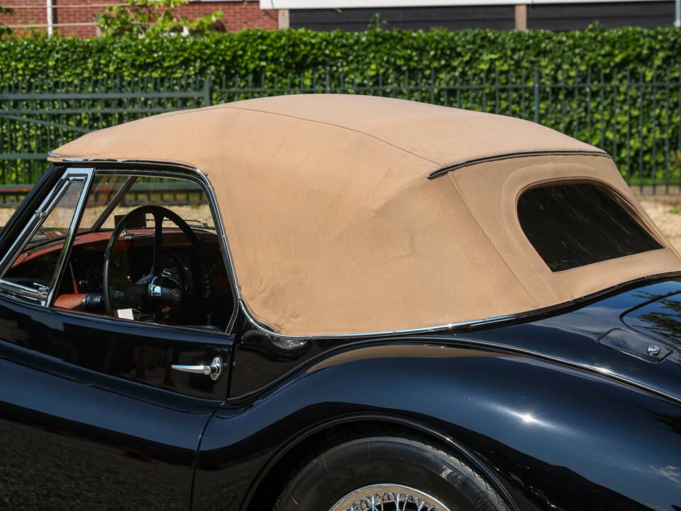 Immagine 15/50 di Jaguar XK 120 DHC (1953)
