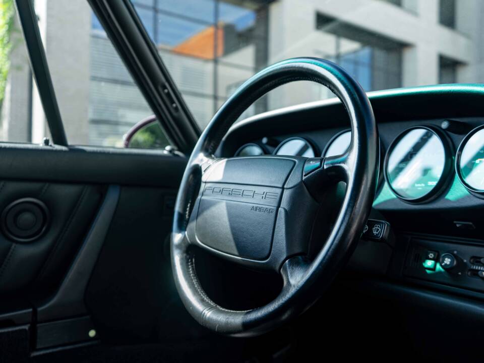 Image 34/46 of Porsche 911 Carrera 4 (1992)