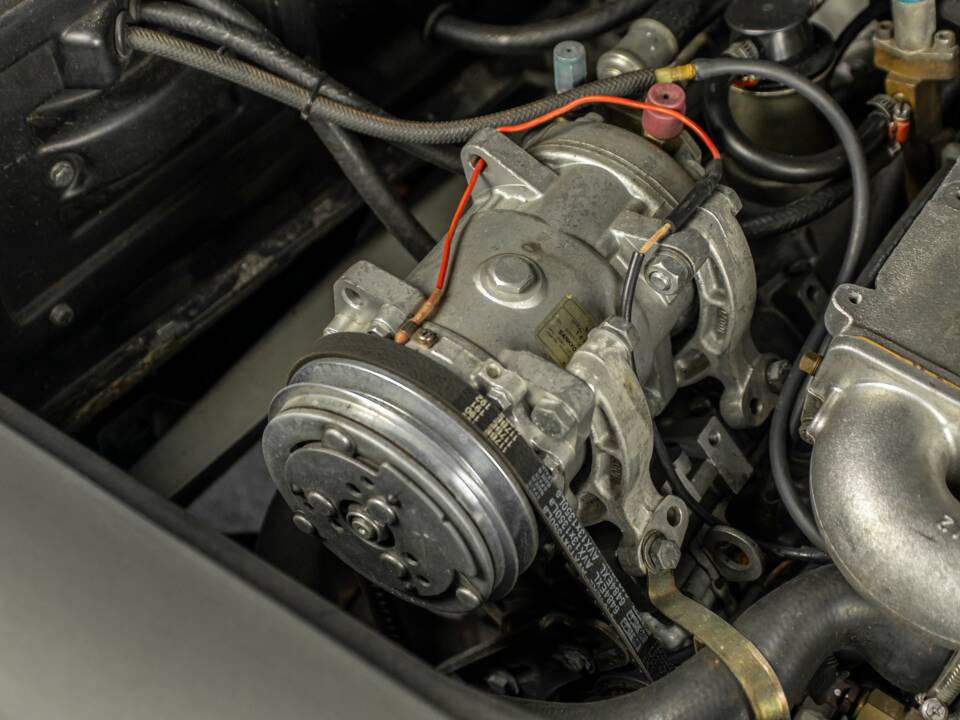 Image 61/66 of DeLorean DMC-12 (1981)