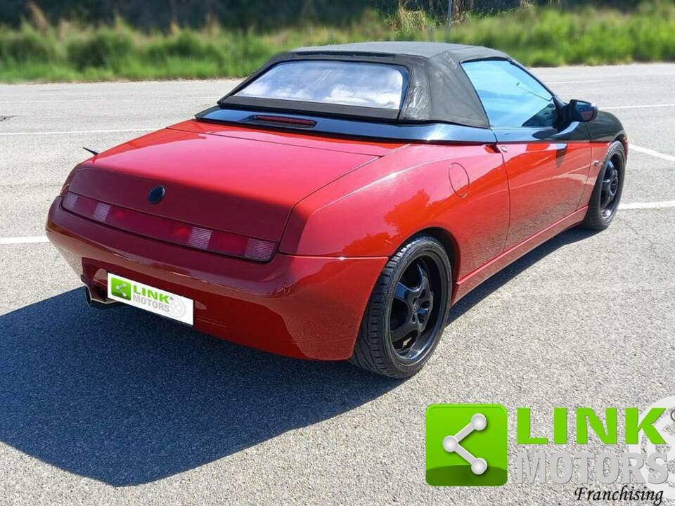 Immagine 5/10 di Alfa Romeo GTV 2.0 Twin Spark (1996)