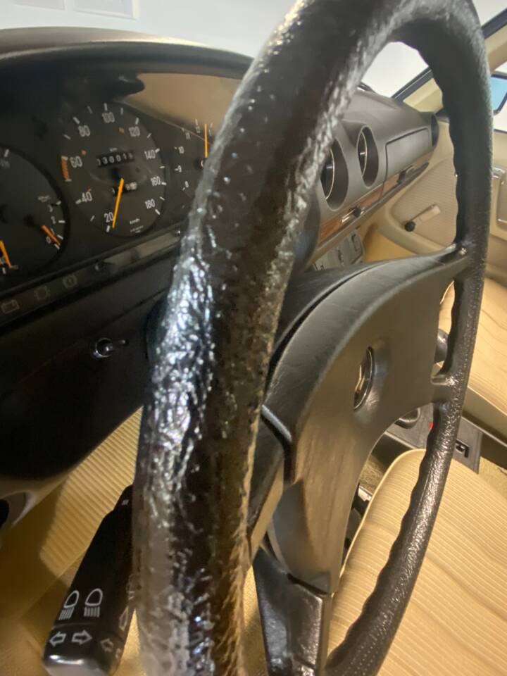 Image 20/100 of Mercedes-Benz 300 D (1983)