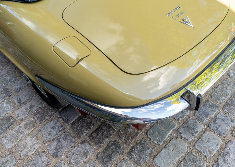 Image 29/31 of Jaguar E-Type V12 (1973)