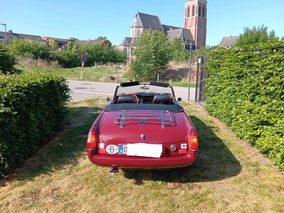 Immagine 11/11 di MG MGB (1975)