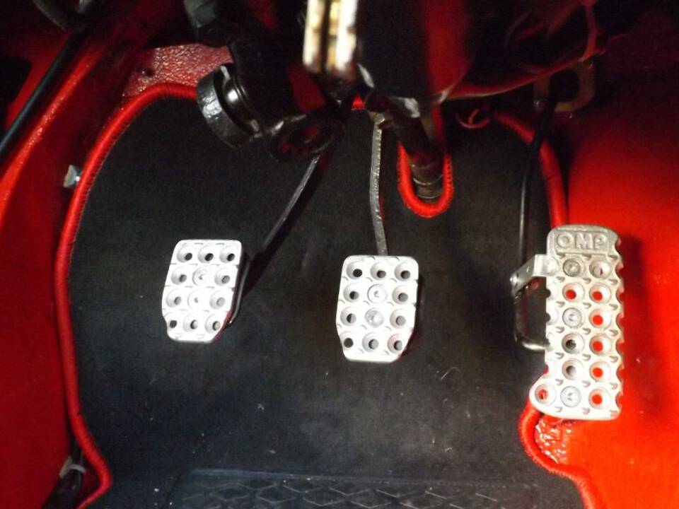 Bild 28/50 von FIAT 124 Sport Coupe (1967)