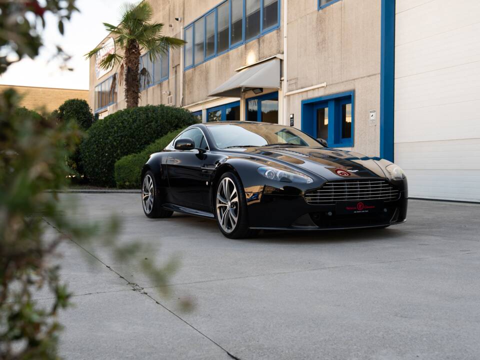 Image 33/83 de Aston Martin V12 Vantage (2009)