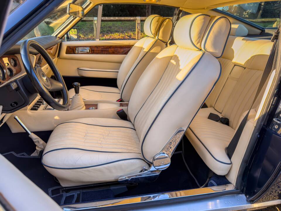 Afbeelding 21/22 van Aston Martin V8 Vantage X-Pack (1987)