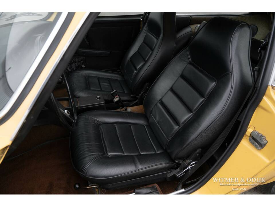 Image 32/50 of Volvo 1800 ES (1972)