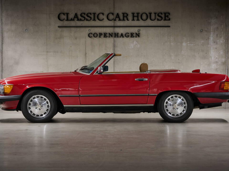 Image 2/89 of Mercedes-Benz 560 SL (1986)