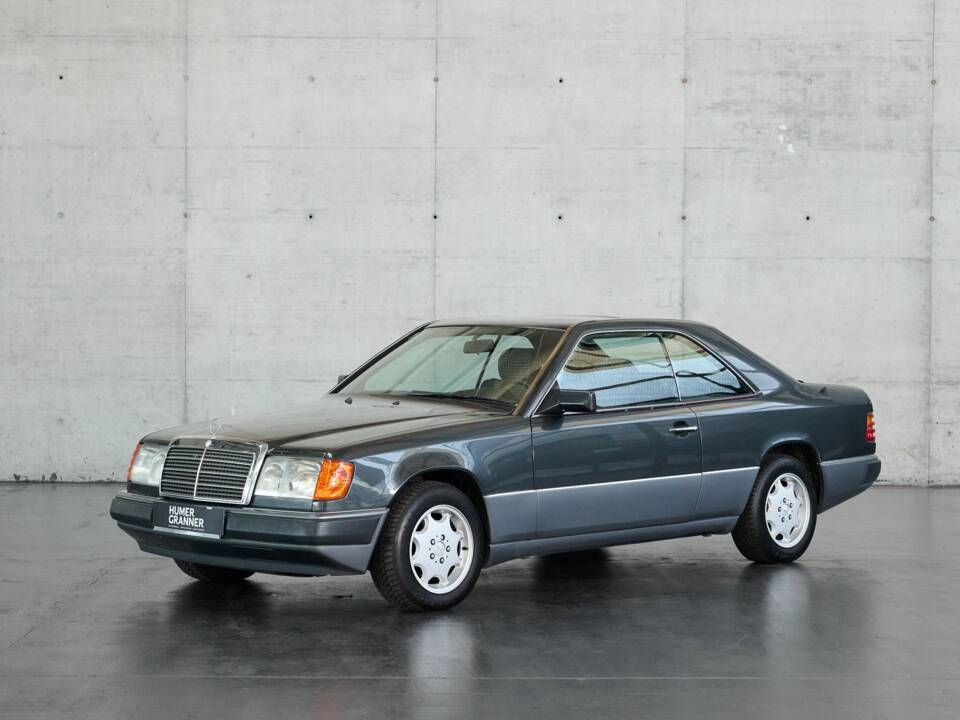 Bild 1/50 von Mercedes-Benz 300 CE (1991)