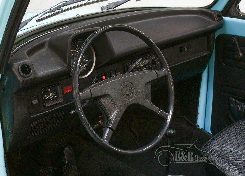 Image 13/19 of Volkswagen Beetle 1600 (1973)