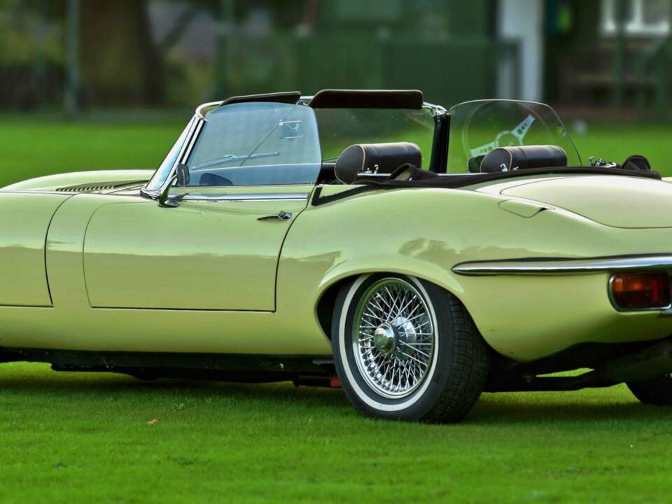 Imagen 9/50 de Jaguar E-Type V12 (1973)