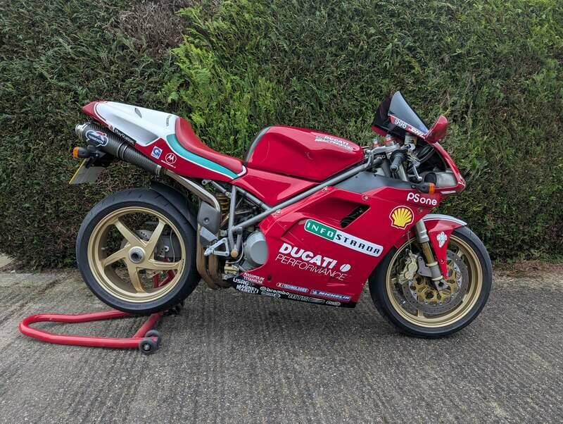 Imagen 1/26 de Ducati DUMMY (2002)