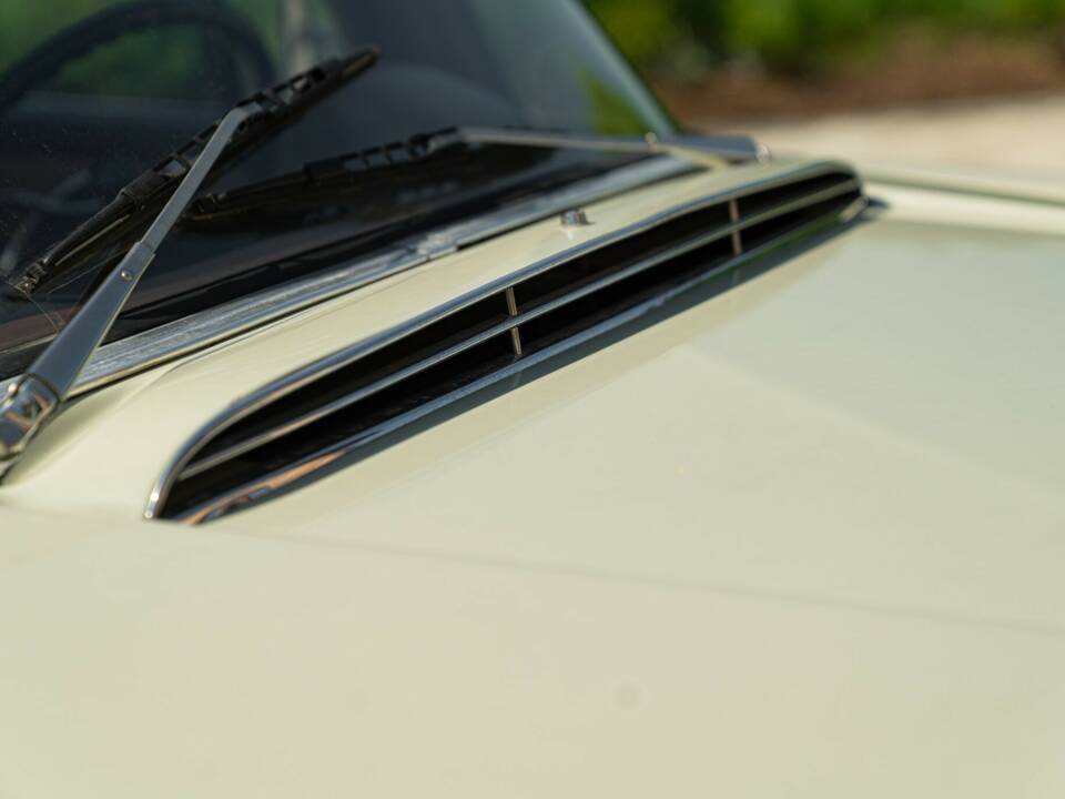 Bild 23/50 von Mercedes-Benz 200 (1966)