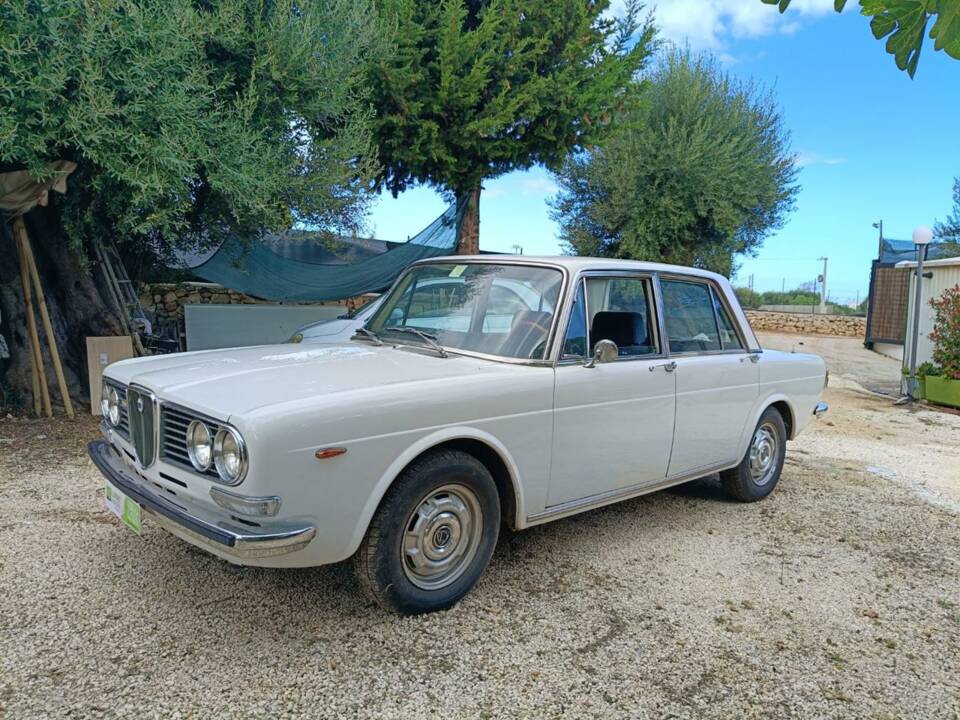 Immagine 2/50 di Lancia Flavia 2000 (1974)