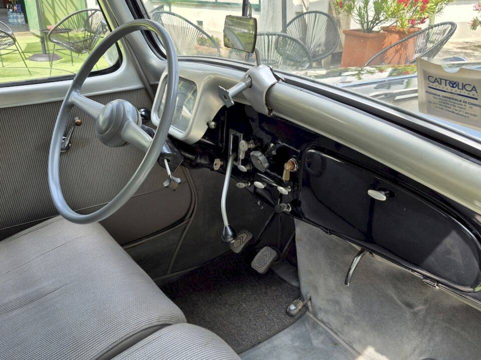 Image 29/47 of Citroën Traction Avant 11 BL (1955)