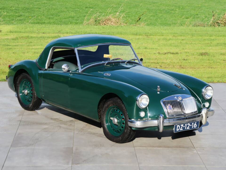 Image 1/50 of MG MGA Twin Cam (1959)