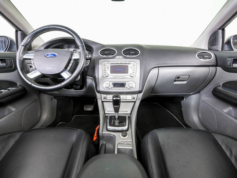 Image 7/50 of Ford Focus CC 2.0 (2008)