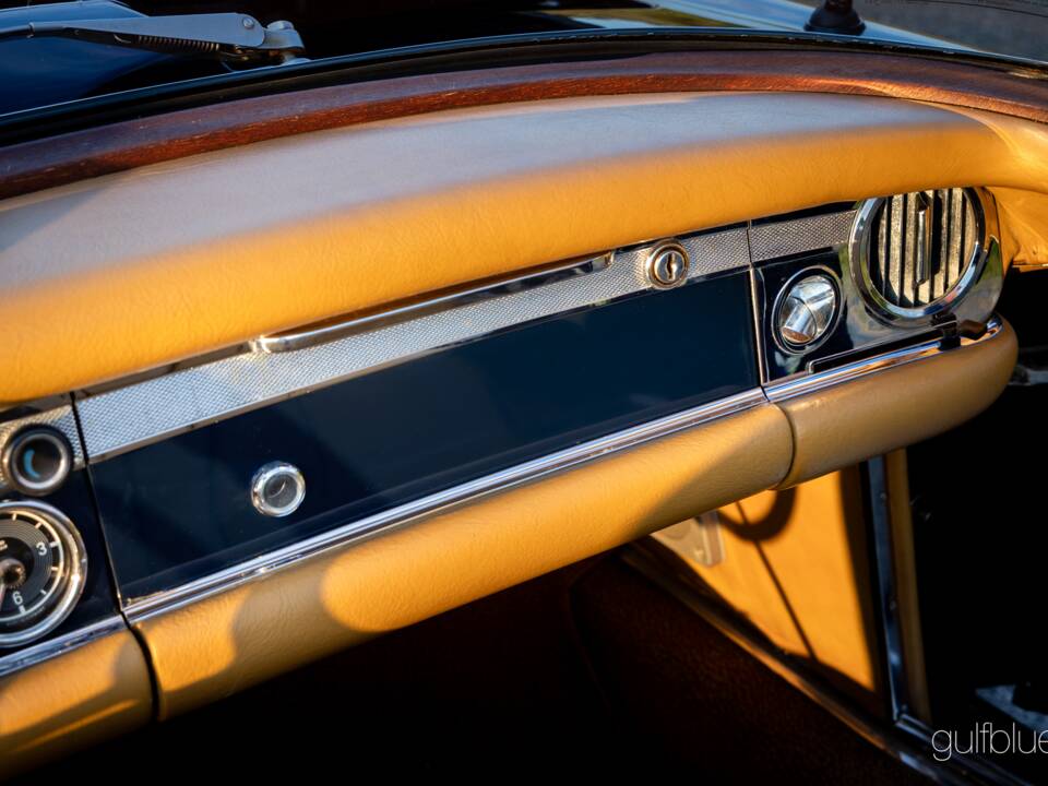 Image 49/79 de Mercedes-Benz 280 SL (1969)