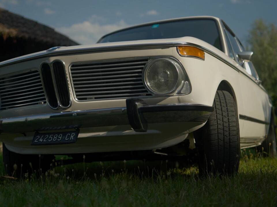 Image 8/14 of BMW 2002 tii (1974)