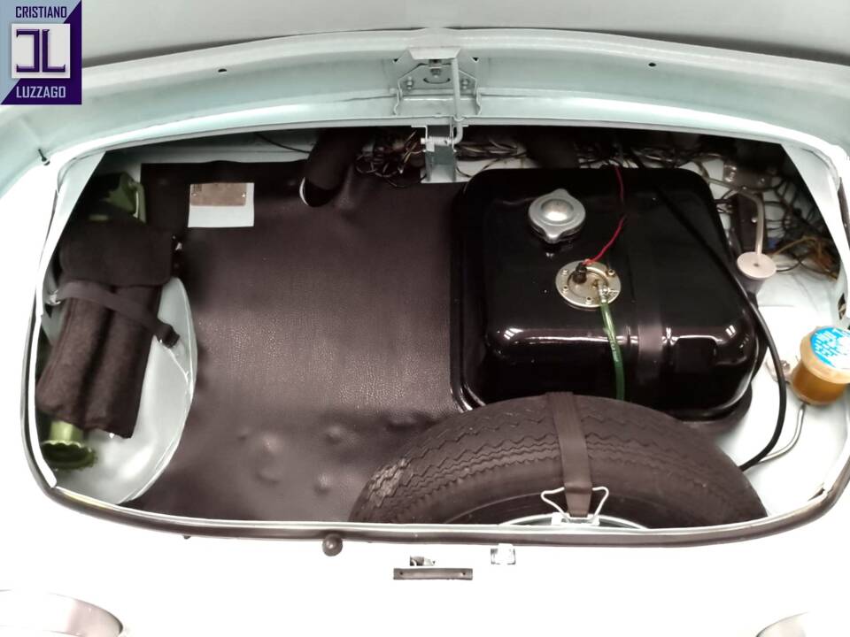 Image 42/44 of FIAT 500 D (1965)