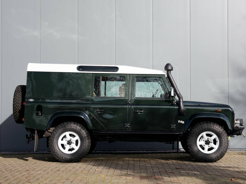 Immagine 2/34 di Land Rover Defender 110 (2000)