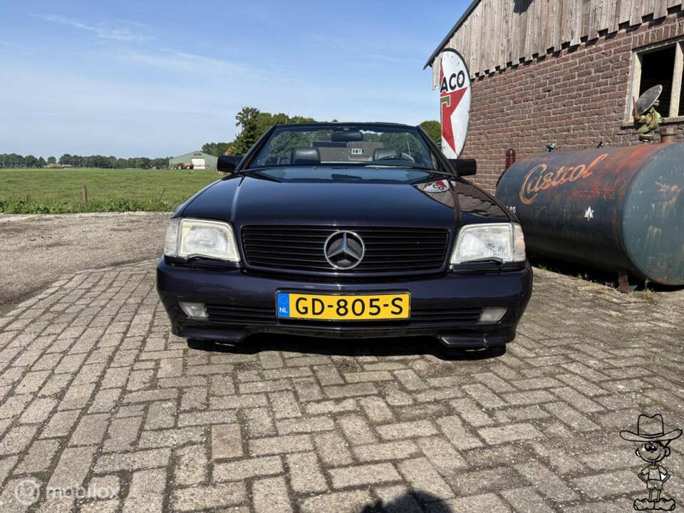 Image 22/40 of Mercedes-Benz 300 SL-24 (1990)